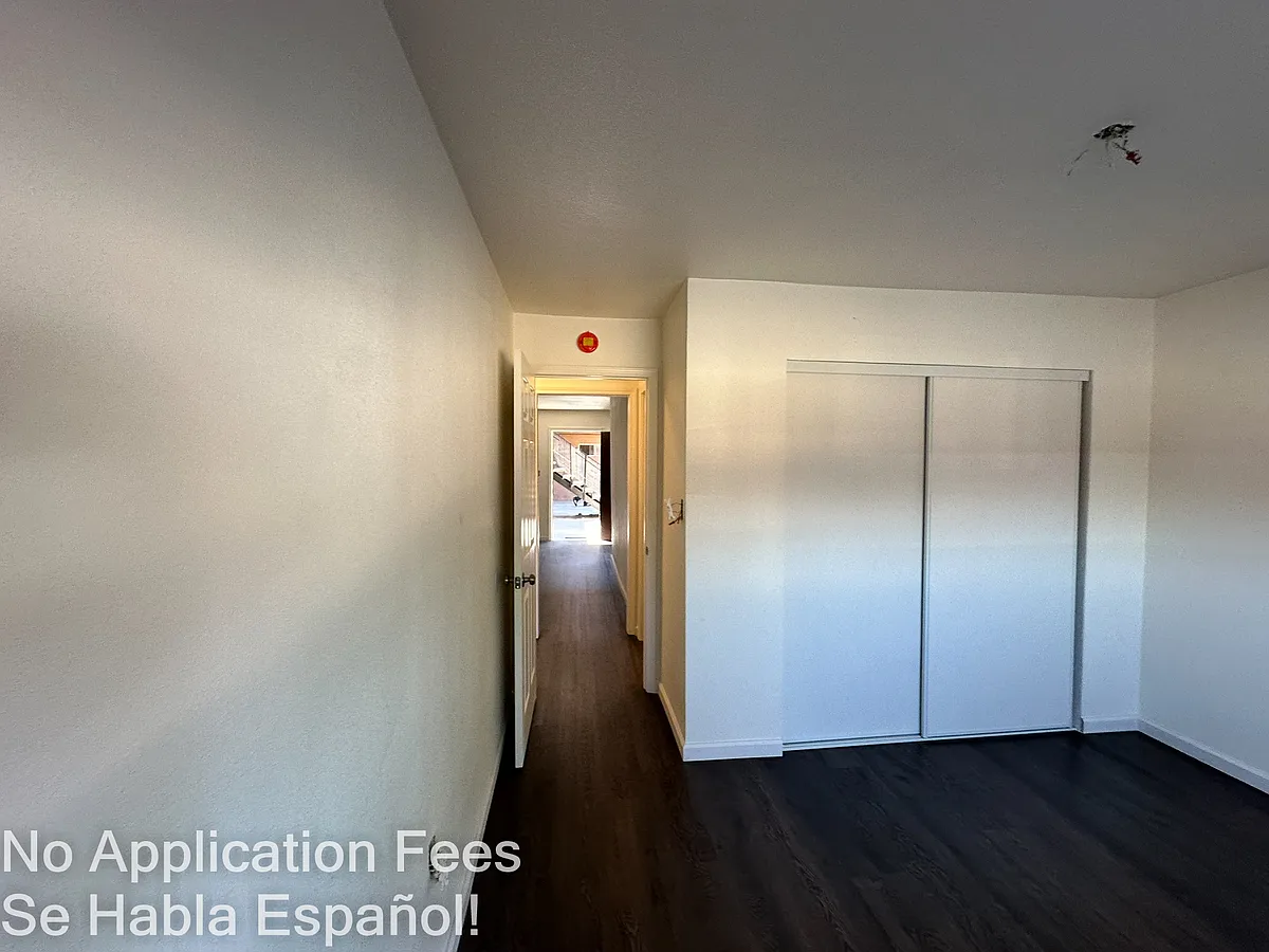 Building Photo - 1239 W 14th St #6