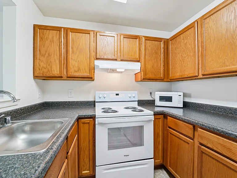 Country Meadows Apartments — Photo 69