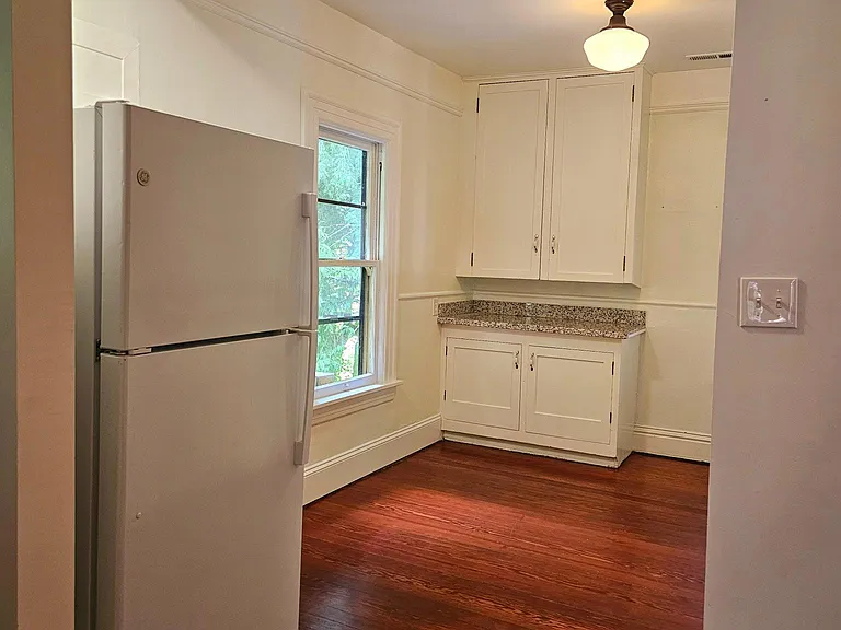 309 NE Graham St #A — Photo 18