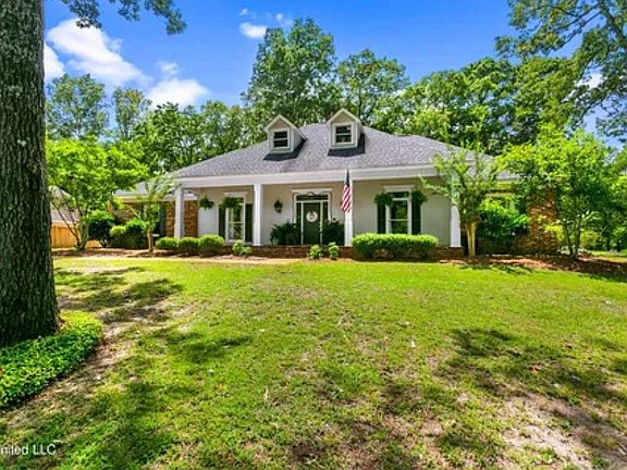 2nd image of 101 Hunter Ct