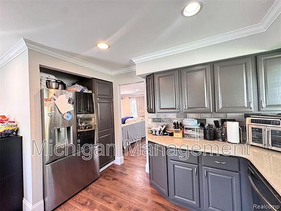5th image of 5203 Forestdale Ct