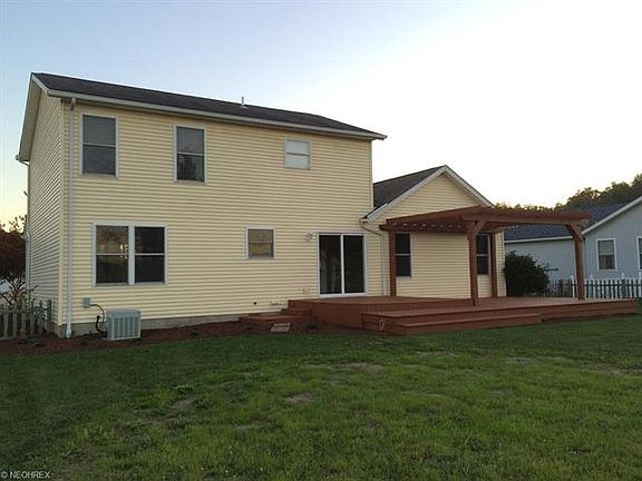 3rd image of 310 Greenview Ct