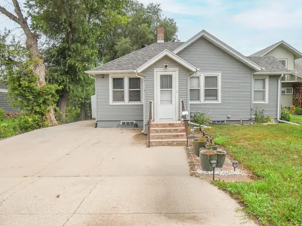 610 E 3rd St, Dell Rapids, SD 57022