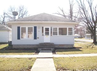 901 Chestnut St, Marshall, IL 62441