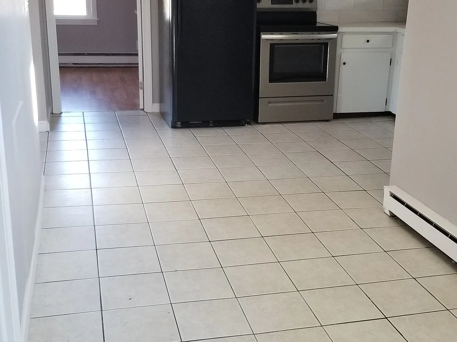 2 bed, 850 sqft, $1,300 — Photo 2