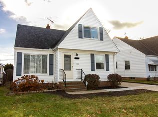 32006 Dickerson Rd, Willowick, OH 44095