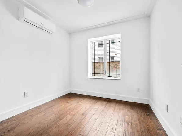 2335 Bath Avenue image 10 of 22