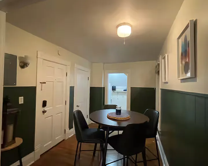 629 Crescent St NE #2 — Photo 2