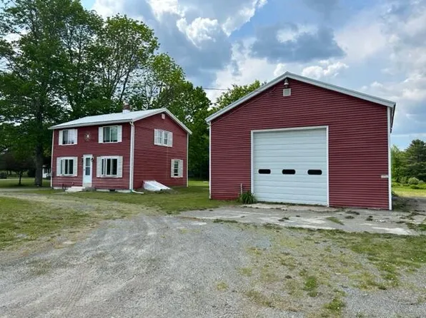 382 Billings Road, Hermon, ME 04401