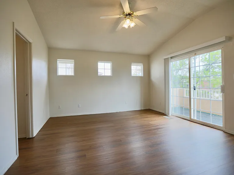 7436 Peregrine Rd NE — Photo 10
