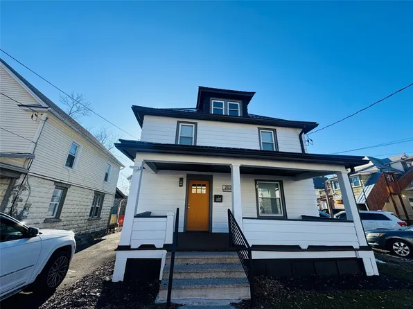 202 Cleveland Ave, Endicott, NY 13760