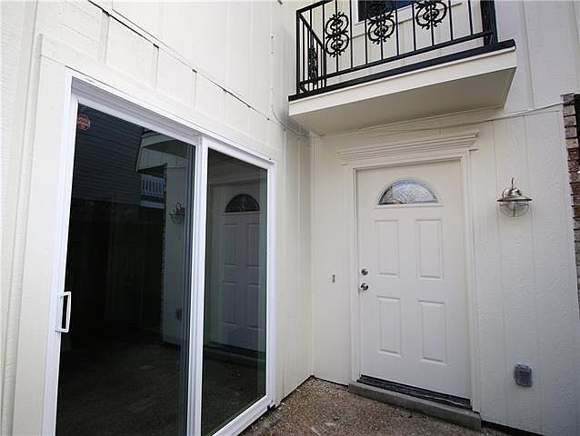 1st image of 841 Vouray Dr APT B