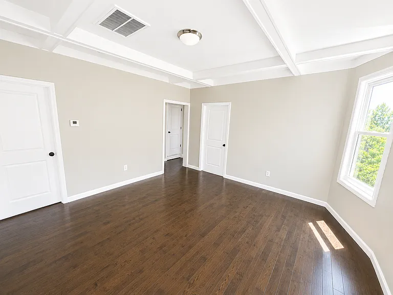 21 Chelsea Ave — Photo 9