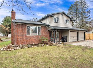 8529 N McKinley Rd, Flushing, MI 48433