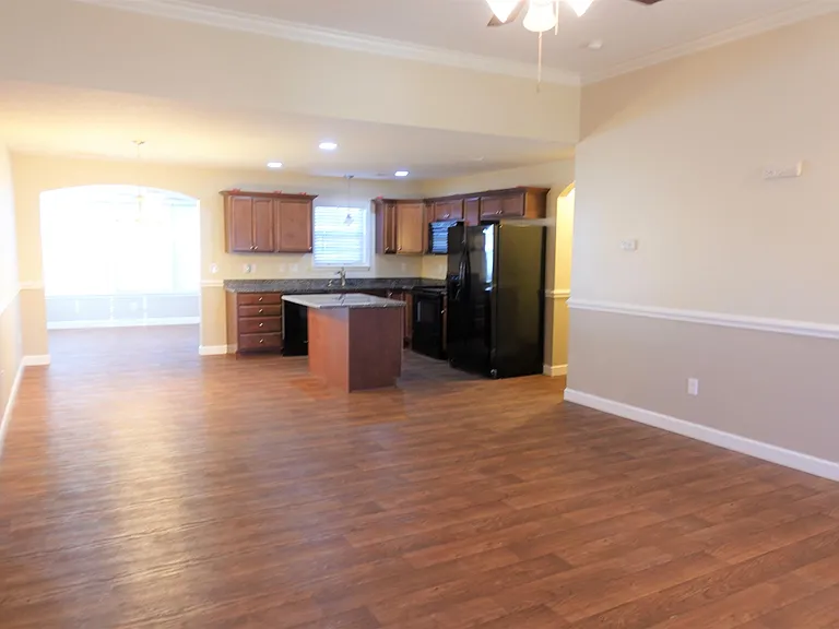610 Flintrock Dr — Photo 4