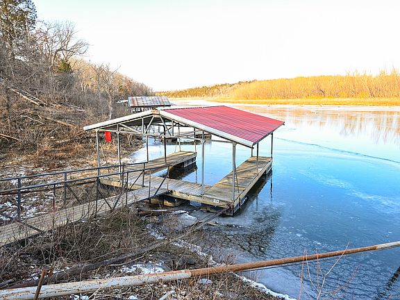4th image of Lakeview Dr