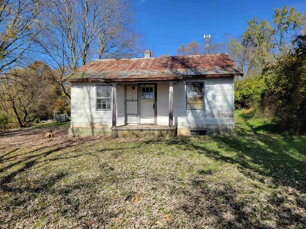 4286 Amber Rd, Radford, VA 24141