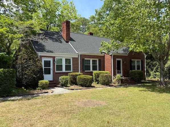 1106 S 10th St, Lillington, NC 27546