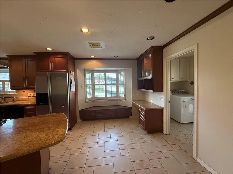 7718 Lacy Hill Dr — Photo 15
