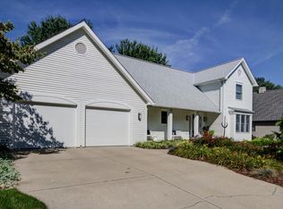 4754 Pine Hollow Rd, Holland, MI 49423
