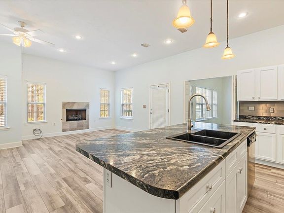 4th image of 15290 High Hills Cir