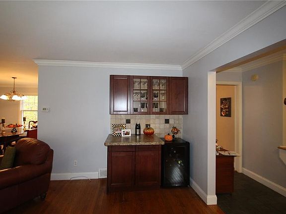 5th image of 15 Hidden Creek Cir