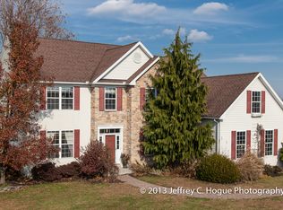 19 Mallow Ln, Mohnton, PA 19540