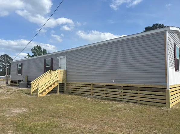 1321 Kenneth Dr, Spring Lake, NC 28390