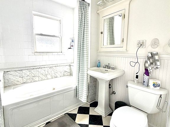 5th image of 18 Winslow Rd #2