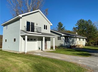 47 State Line Rd, Lakeville, CT 06039