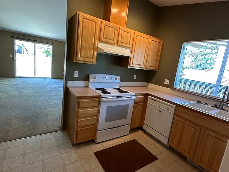 2721 Hidden Springs Loop SE — Photo 16