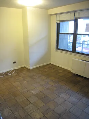 Rented by City Connections Realty | media 3