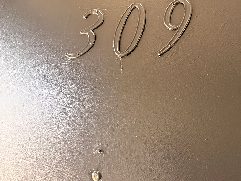 Salt & Vine Oceanside Apartments — Photo 9