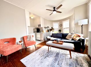 406 E Walnut St #B2, Bloomington, IL