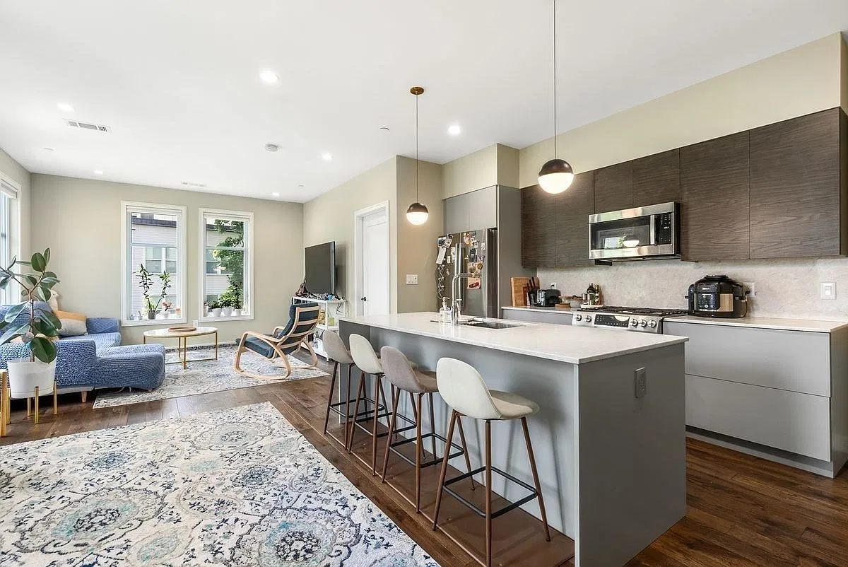 2 bed, 2.0 bath, 1128 sqft, $3,500 — Photo 2