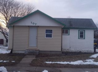 107 Thompson St N, Delavan, MN 56023