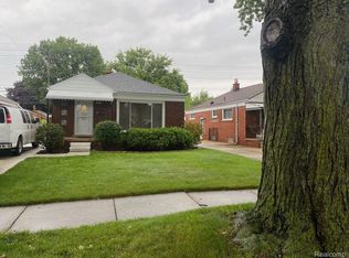 20837 Frazho St, Saint Clair Shores, MI 48081