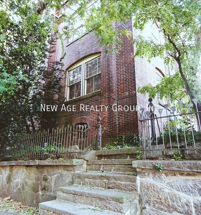 1st image of 412 N 33rd St Unit 1F