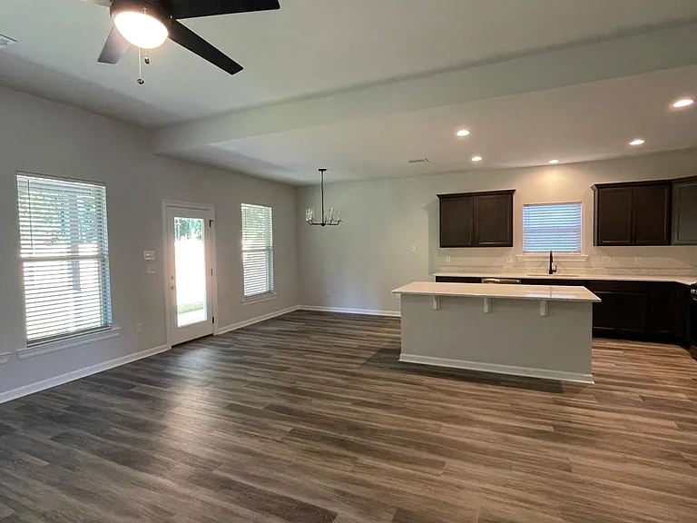 39058 Forestwood Ave — Photo 8