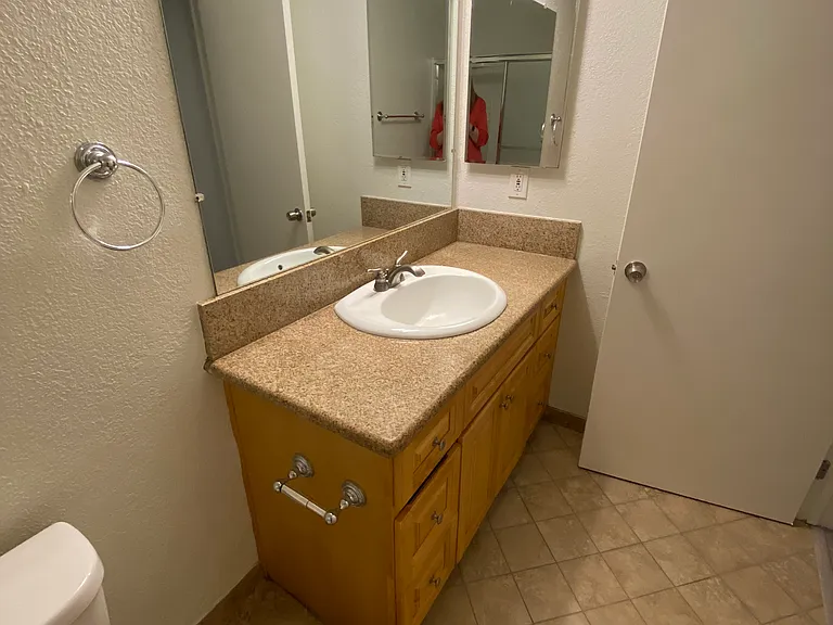 15139 Erwin St #3 — Photo 6