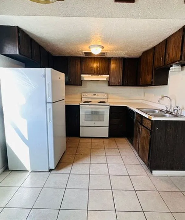 135A Monroe Ave