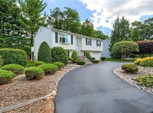 2 Patricia Dr, North Providence, RI 02904