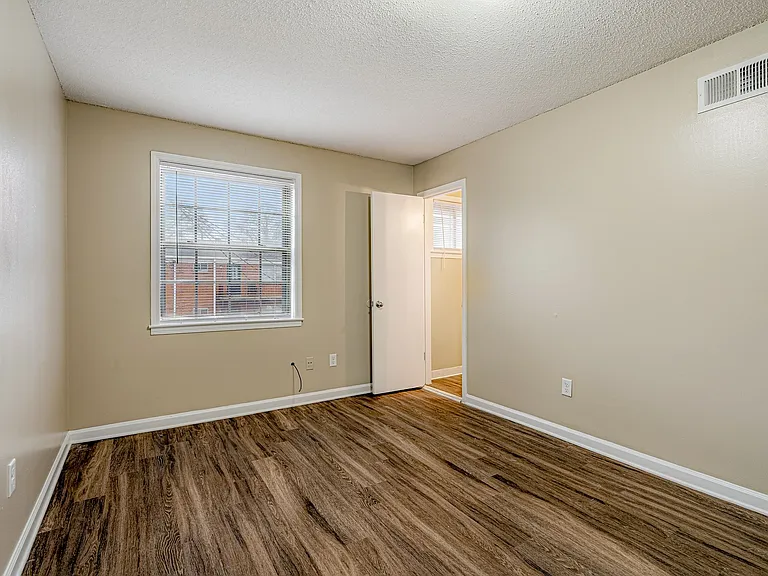 Sherwood Flats — Photo 8