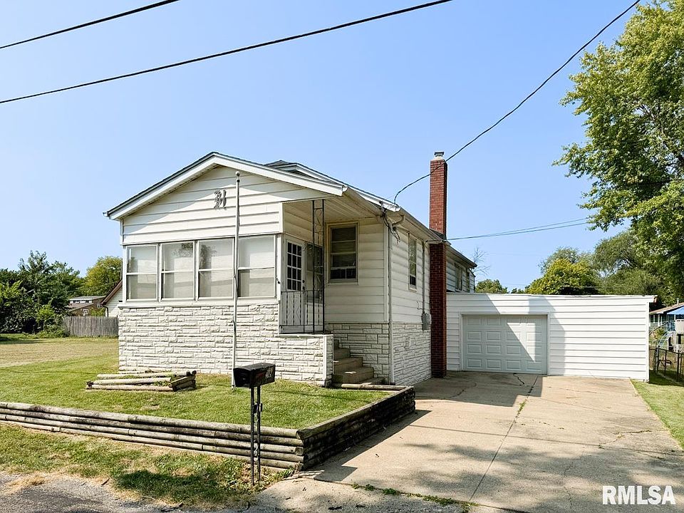 1st image of 2119 E Wren St