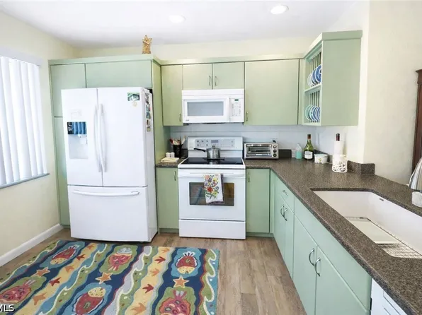 11060 Caravel Cir APT 201, Fort Myers, FL 33908