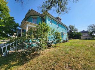 426 1/2 S 4th St, Terre Haute, IN 47807