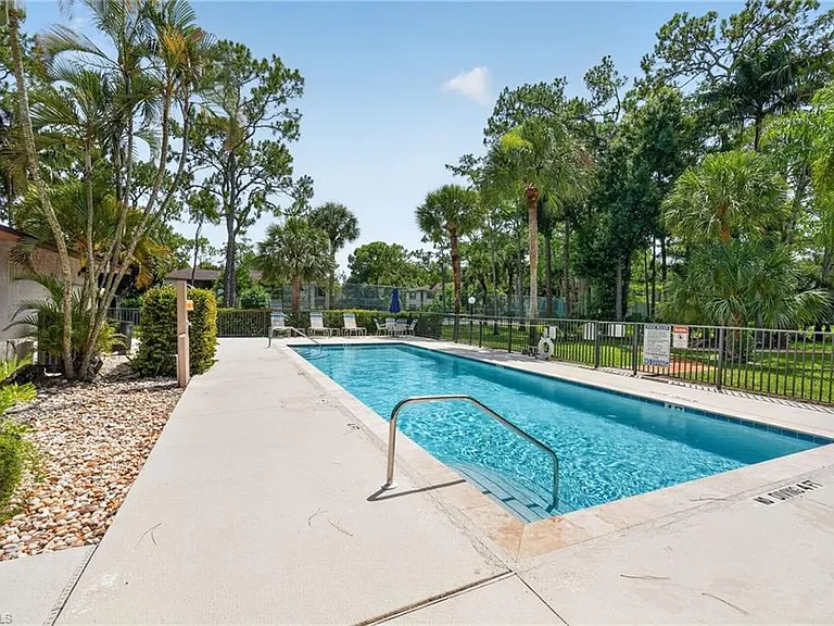 1915 Courtyard Way #202 — Photo 43