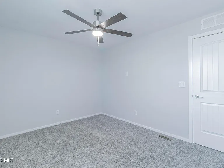13909 Summer View Ave — Photo 19
