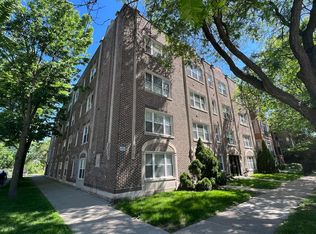 Well-Maintained West Rogers Park Apartments With Two Baths, Chicago, IL 60645