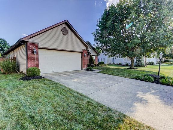 3rd image of 2444 Ferndown Dr